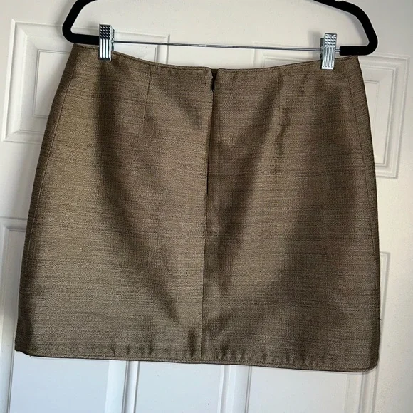 Burberry size 8 mini gold metallic skirt